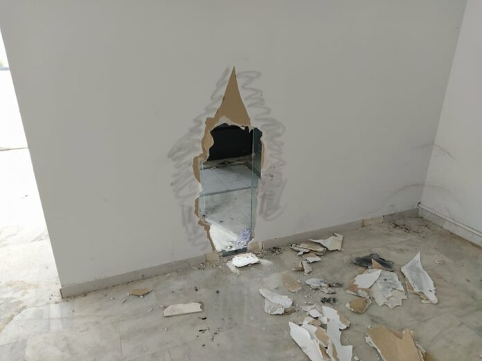 Προσπάθησαν να «ανοίξουν» ΑΤΜ στη Λάρισα