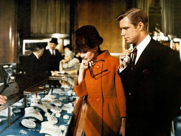 Με ποια ζώδια να κάνεις σχέση αν σου αρέσουν τα δώρα