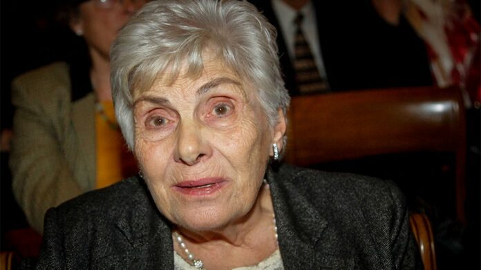 Κική Δημουλά1