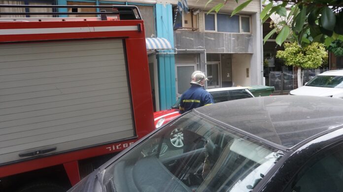 Λάρισα: Καπνοί σε ΙΧ στο κέντρο της πόλης