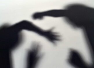 Λάρισα: Έδερναν και βιντεοσκοπούσαν ανήλικο – Συνελήφθησαν τρεις νεαροί