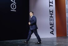 Σήμα Τσίπρα για νέο κόμμα κατά την παρουσίαση του βιβλίου του