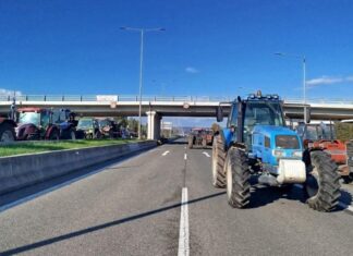 Λαμία: Αγρότες έκλεισαν για μία ώρα όλες τις διαβάσεις στον Μπράλο