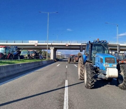 Λαμία: Αγρότες έκλεισαν για μία ώρα όλες τις διαβάσεις στον Μπράλο