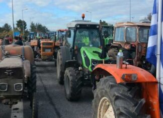 Κλιμακώνουν τη στάση τους οι αγρότες στη Θεσσαλία