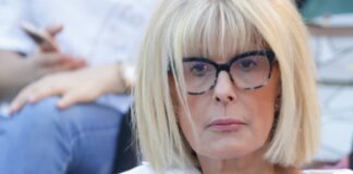 Εύη Δρούτσα: «Αν ήταν άλουστη η Μπέττυ Μαγγίρα, να κάτσει να λουστεί»