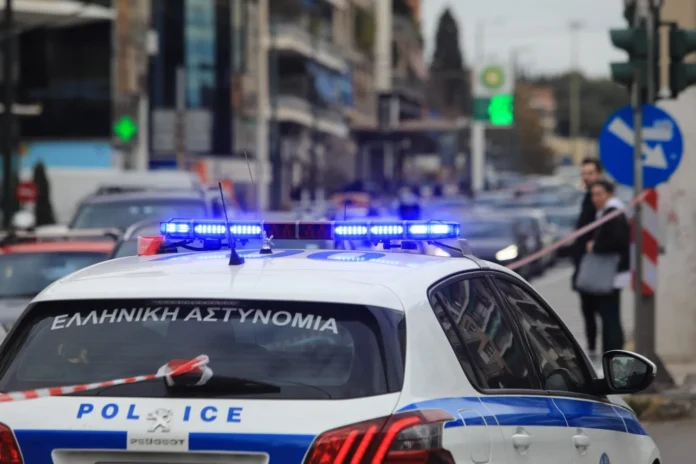 andras-sti-larisa-kykloforouse-me-machairi Άνδρας στη Λάρισα κυκλοφορούσε με μαχαίρι