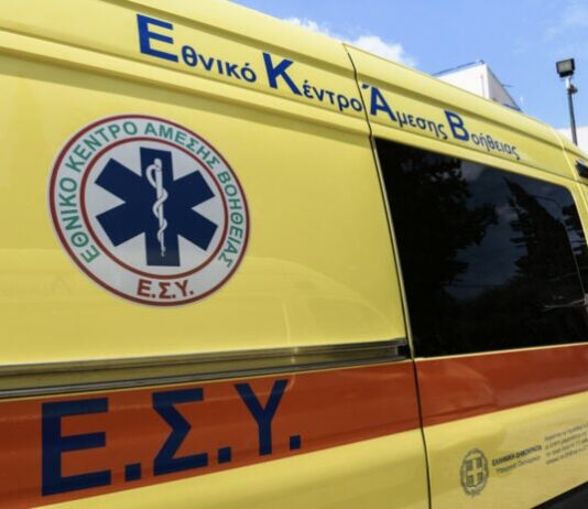 ένα Ασθενοφόρο.