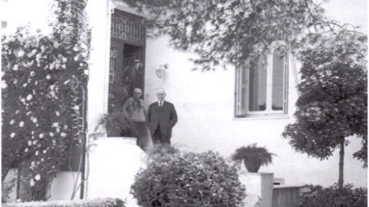 Η πλατεία Ταχυδρομείου με το άγνωστο παρελθόν