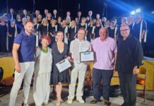 Επιτυχία για τη χορωδία «Ευεστώ» Λάρισας Επιτυχία για τη χορωδία «Ευεστώ» Λάρισας