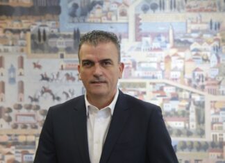 Θ. Μαμάκος: «Η Παναγία δίπλα σε όλους» Θ. Μαμάκος: «Η Παναγία δίπλα σε όλους»