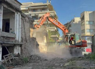 Κατεδαφίσεις κτιρίων στην Ηρώων Πολυτεχνείου Κατεδαφίσεις κτιρίων στην Ηρώων Πολυτεχνείου