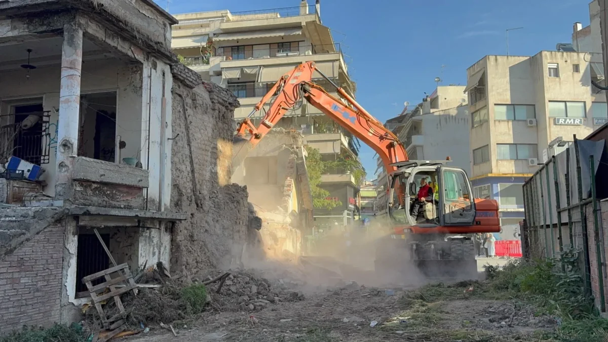 Κατεδαφίσεις κτιρίων στην Ηρώων Πολυτεχνείου